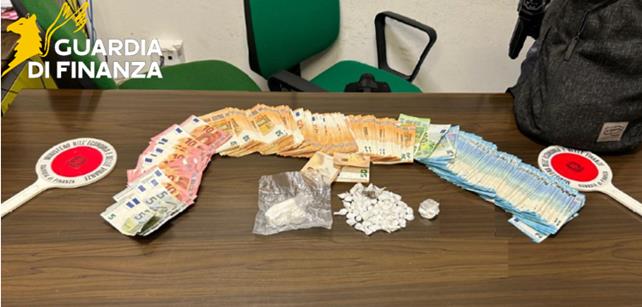 Blitz antidroga a Terranuova Bracciolini: spacciatore incastrato con cocaina nel doppiofondo dell’auto