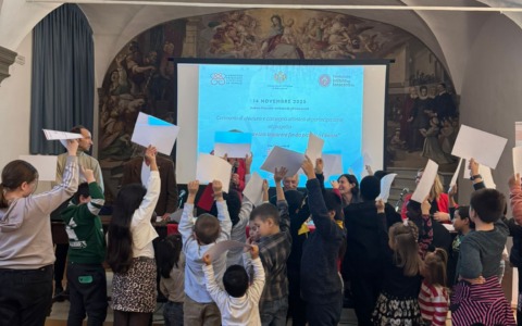 “Nuotare in sicurezza: imparare fin da piccoli a Firenze”, consegnati gli attestati