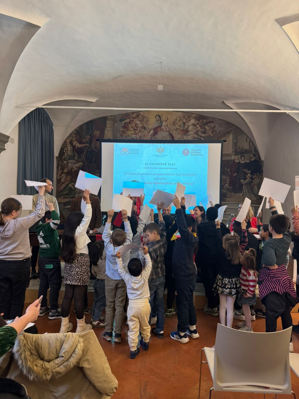 “Nuotare in sicurezza: imparare fin da piccoli a Firenze”, consegnati gli attestati