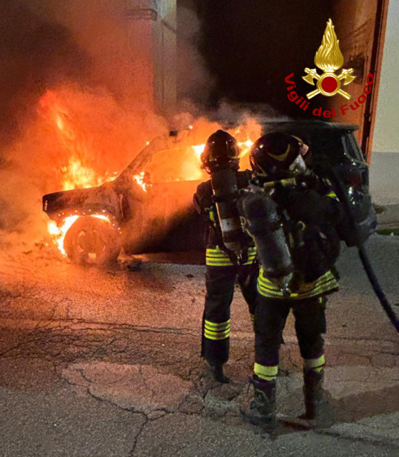 Auto in fiamme a Terranuova