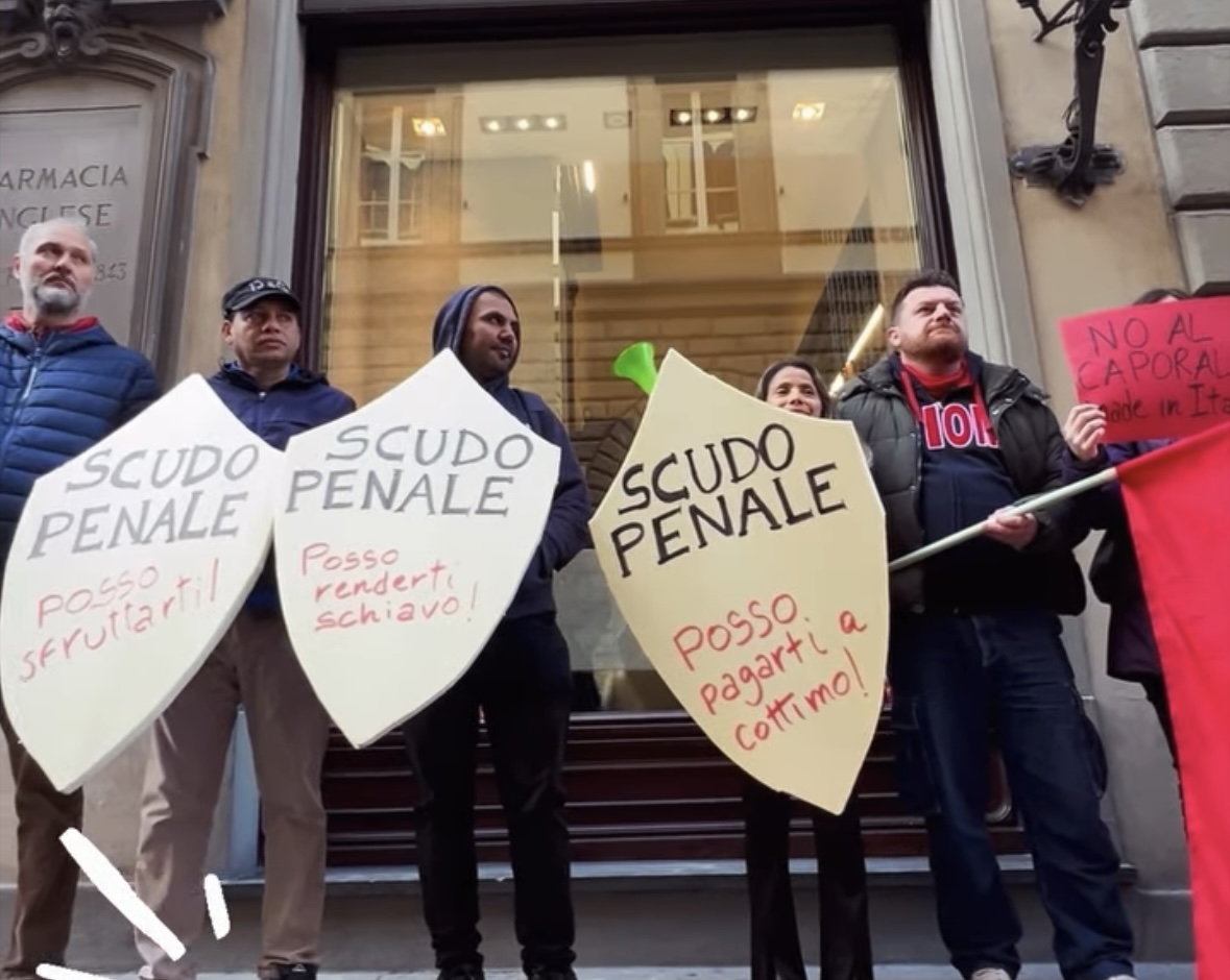 Presidio a Firenze contro lo “scudo penale” alle imprese della moda