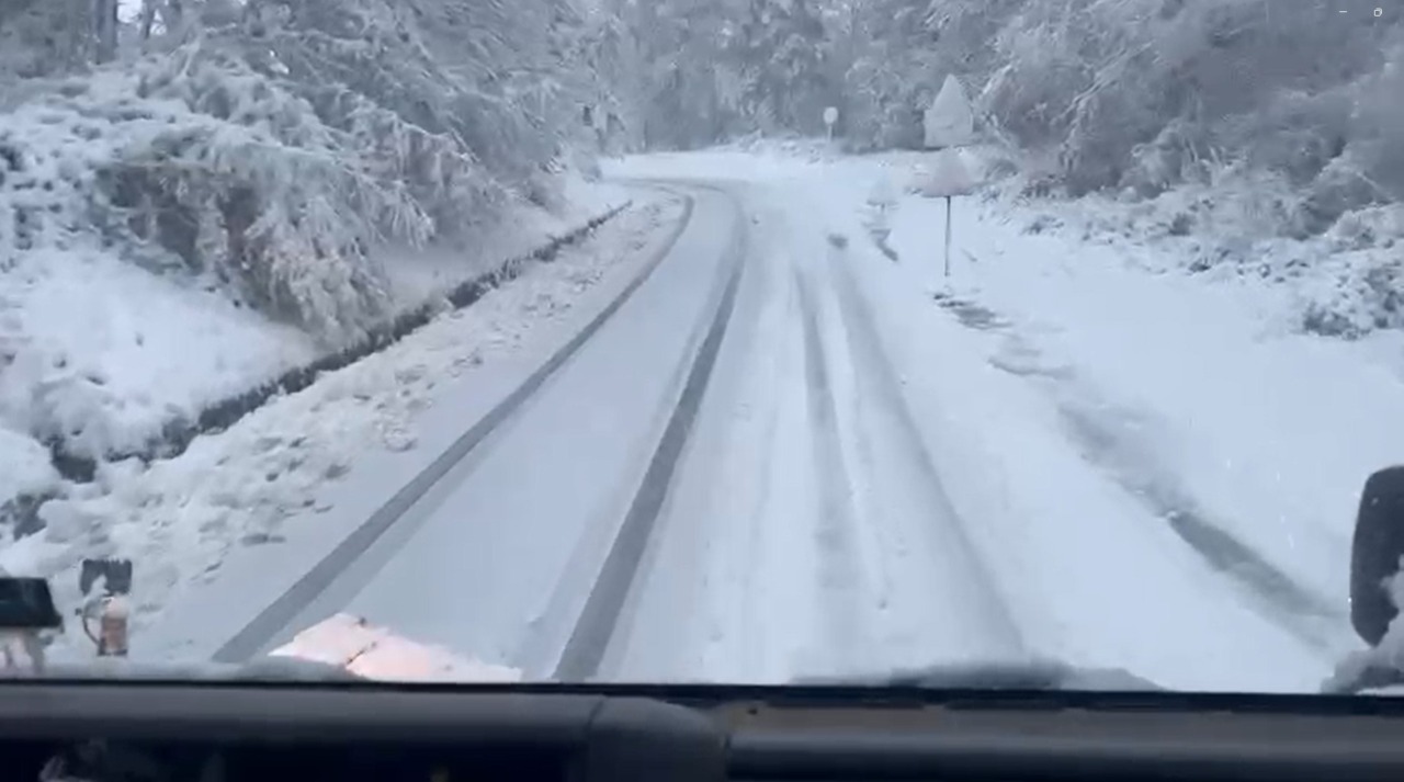 La neve imbianca tutta la Toscana, anche a 400 metri