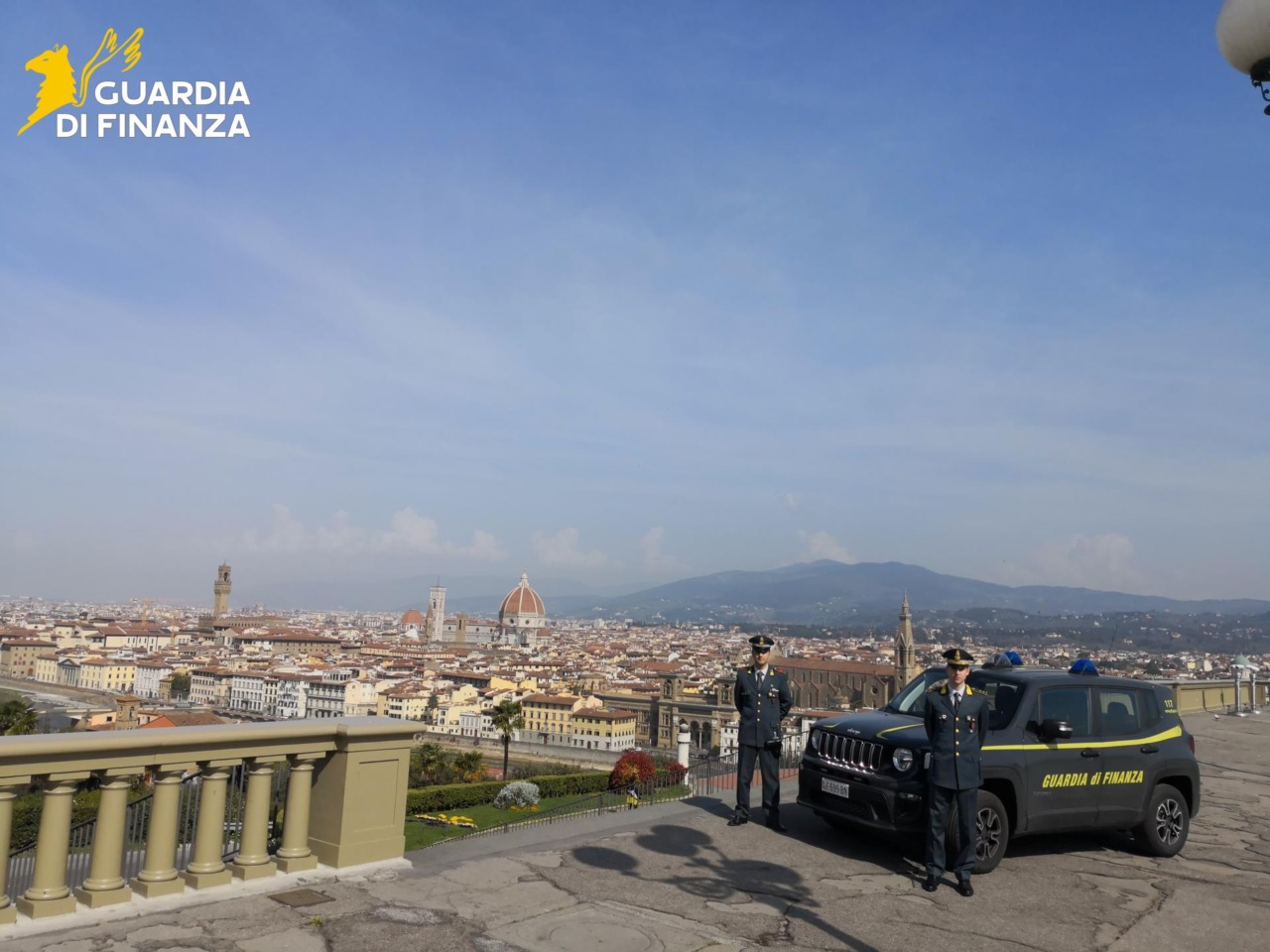 Truffa del gioco delle tre campanelle, denunciato un uomo