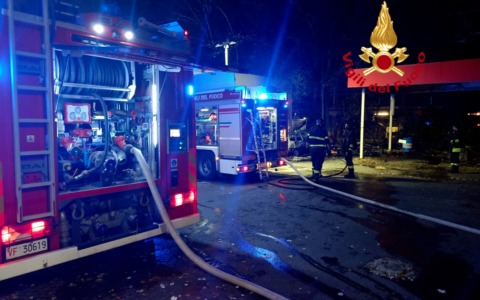 Distributore incendiato in viale Europa: arrestato 47enne