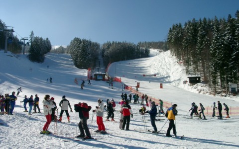 Stagione sci al via all’Abetone, aprono gli impianti risalita