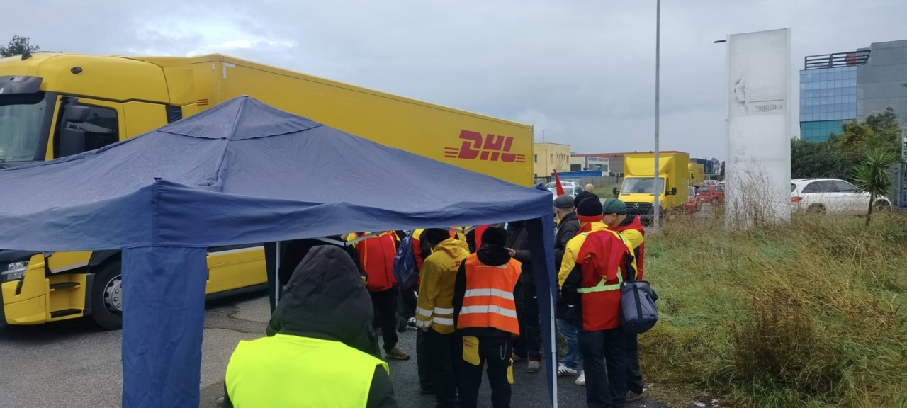 Usb, sciopero e presidio alla DHL di Livorno