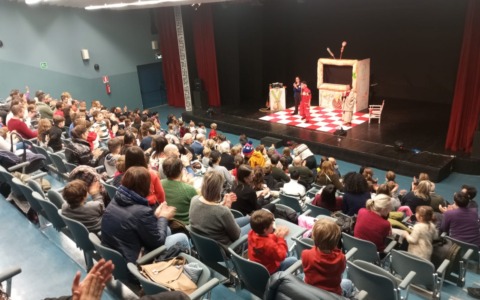 “Briciole di Fiabe”: il festival aretino per ragazzi incanta con teatro e magia