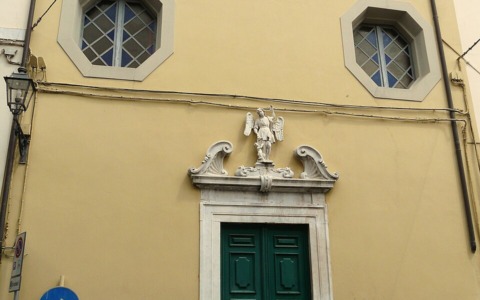 Profanata una chiesa in Versilia, la denuncia della diocesi di Lucca