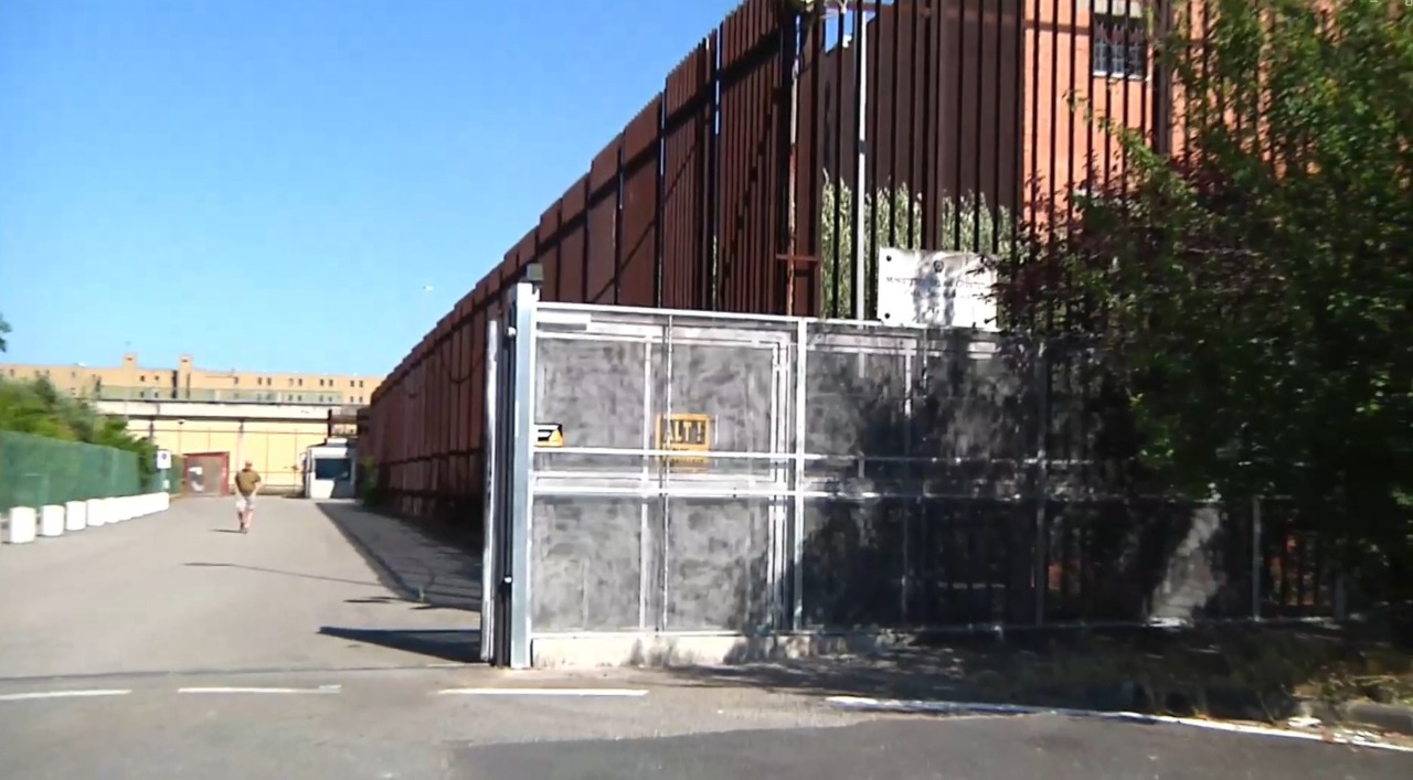 Ricercato da dieci anni: bloccato e arrestato, è accusato di otto rapine