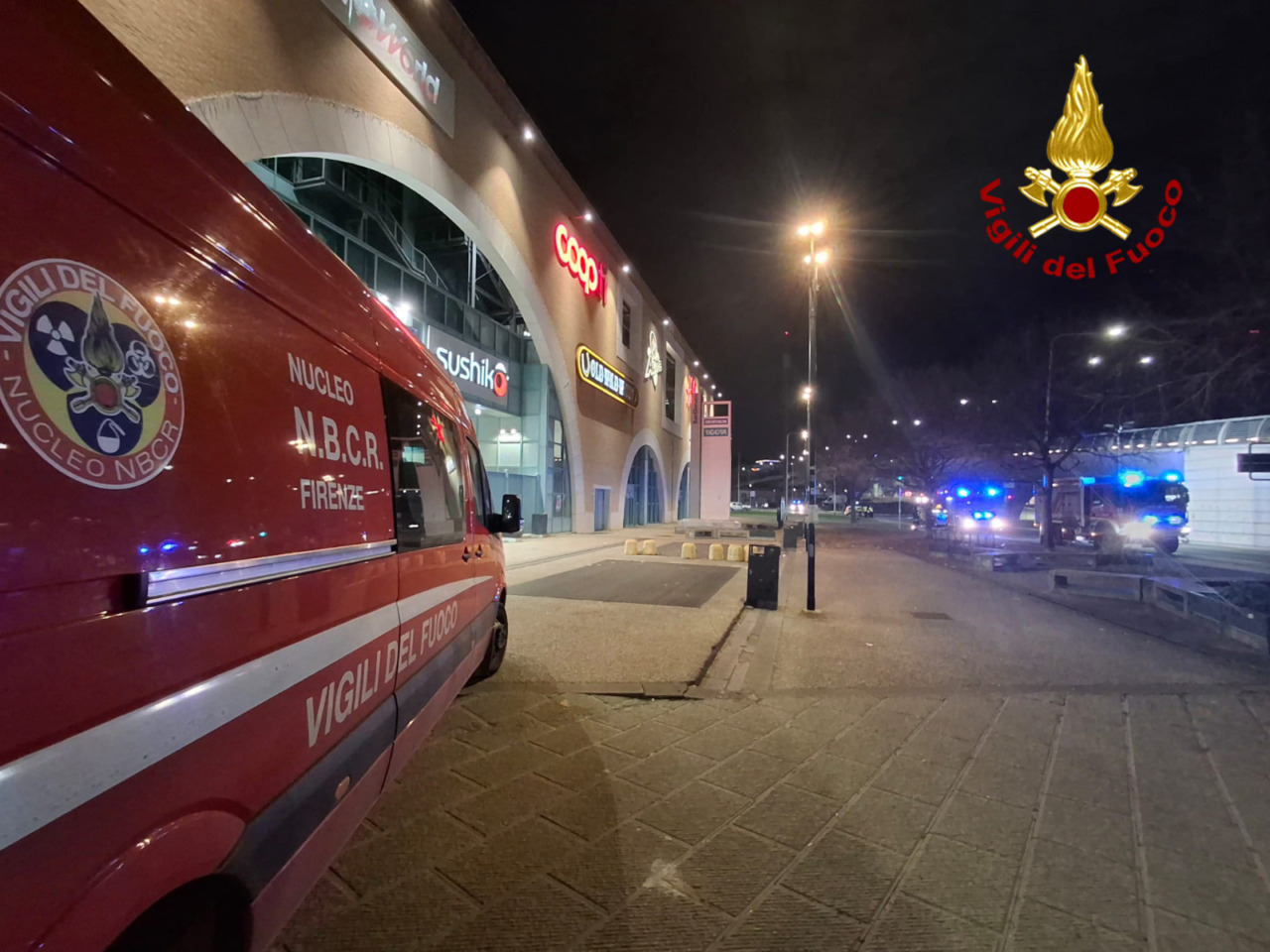 Incendio sotto il ponte San Donato, tramvia interrotta