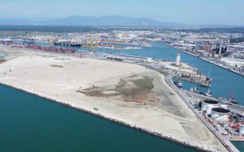 Investimenti in Toscana: via libera al Bilancio 2026, 200 milioni per la Darsena Europa
