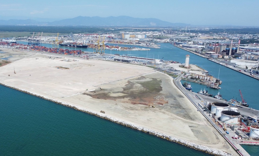 Investimenti in Toscana: via libera al Bilancio 2026, 200 milioni per la Darsena Europa