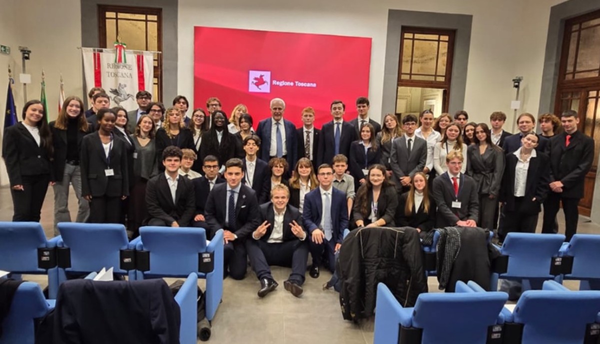 Sergio Angarano del Barsanti di Massa guida il Parlamento regionale degli studenti