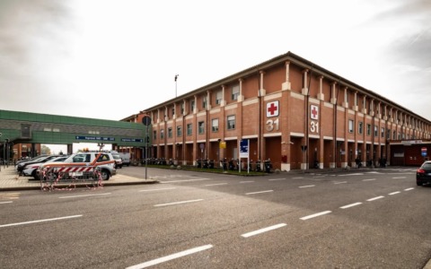 Venti carrozzine donate al centro trapianti di Cisanello grazie all’associazione regalami un sorriso