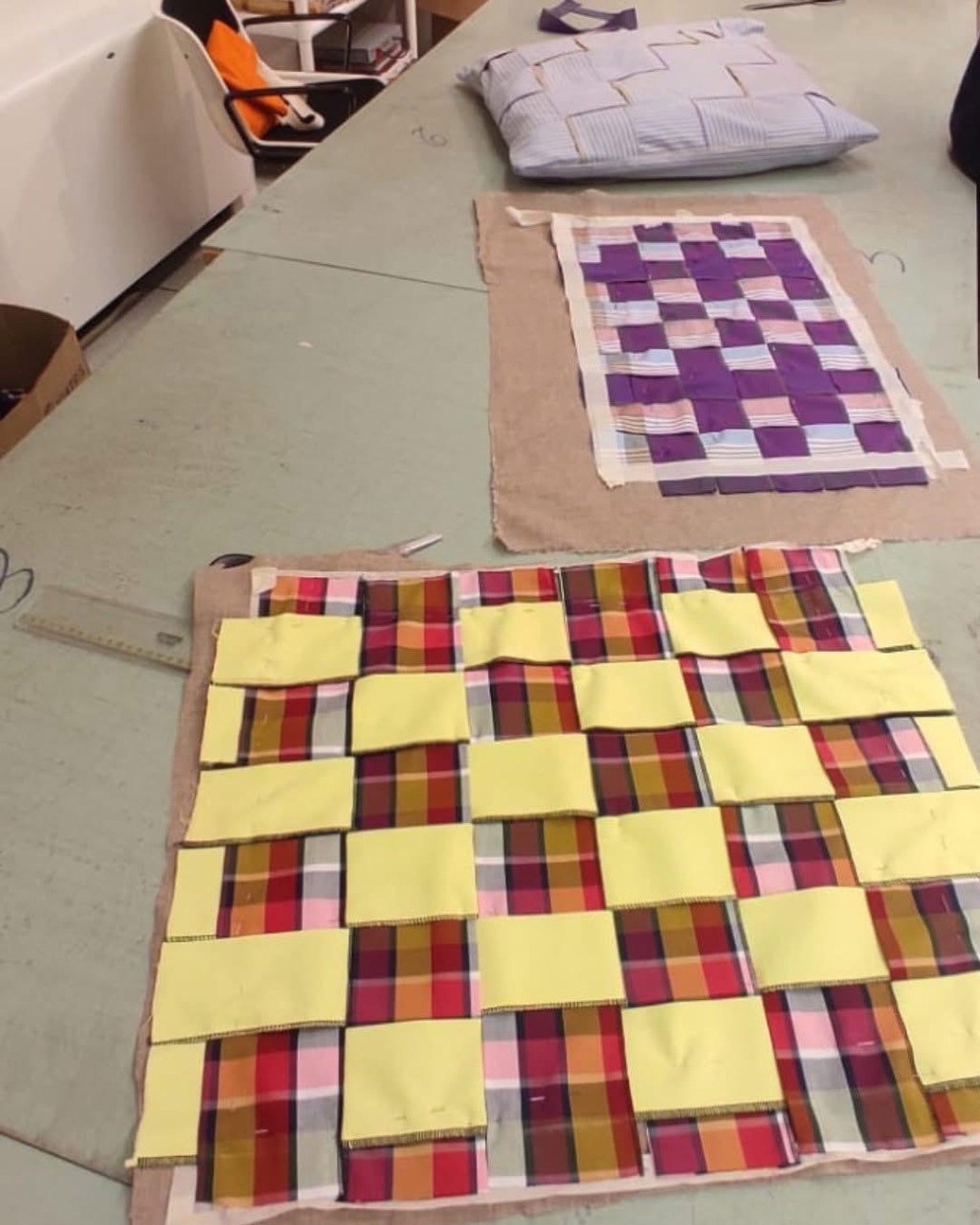 La storia di Carla, da anni chiusa in casa: ritrova relazioni e autonomia grazie all’uncinetto