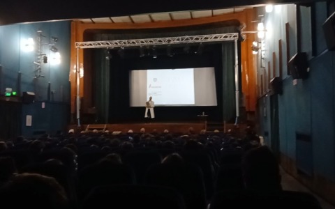 Lo Stato come il corpo umano, una lezione spettacolo che parla ai giovani