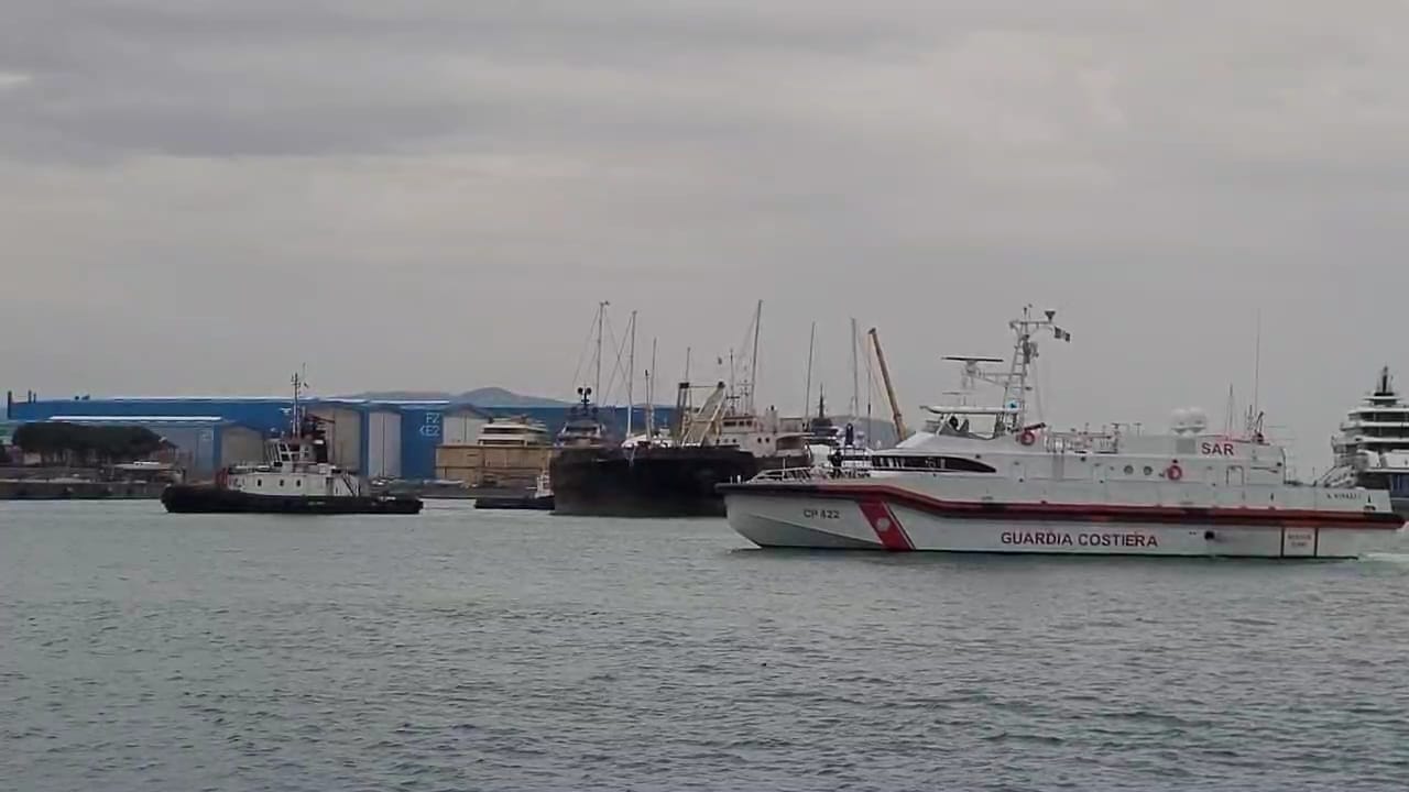 La nave Guang Rong è in sicurezza al porto di Livorno