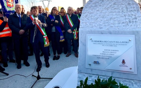 Calenzano inaugura il memoriale per le vittime della strage al deposito Eni: un anno dopo, la memoria diventa impegno