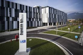 Massa, bambino nasce con problemi neurologici per il cesareo “mancato”: maxi risarcimento