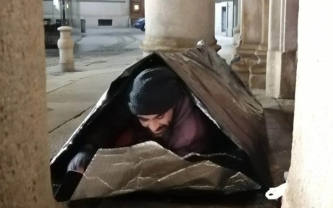 Capsule antigelo per i clochard: l’idea inglese sbarca in Toscana