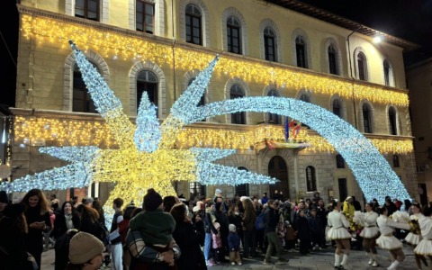 Natale a Poggibonsi: Mercatini, Chocolate Parade e Danza nel Weekend del 20-21 Dicembre