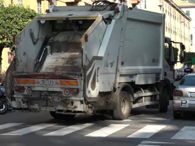 78enne travolta sulle strisce a Pietrasanta: è gravissima