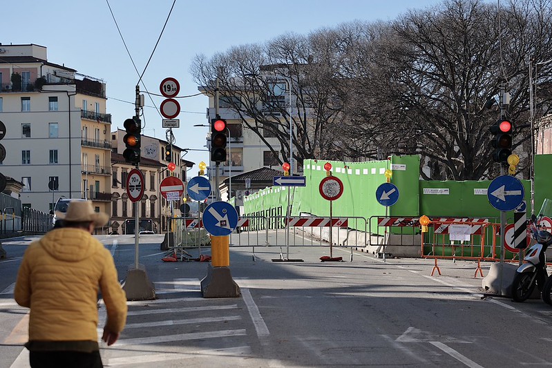 Ponte al Pino, da stasera scattano i lavori. Traffico deviato e treni sospesi