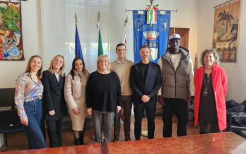 Integrare i migranti rispondendo alla domanda di competenze nel settore industriale