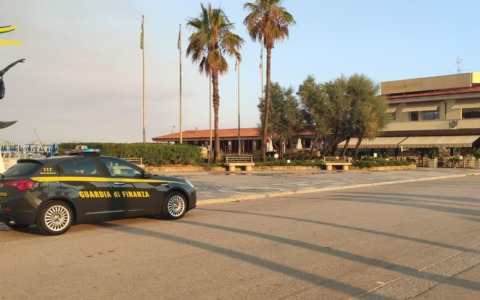 Operazione della Guardia di Finanza in Versilia: scoperto DJ sconosciuto al fisco