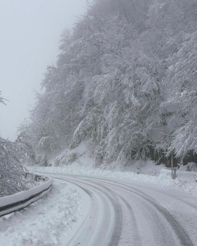 Neve e allerta gialla, sulla A1 controlli obbligatori sulle dotazioni invernali