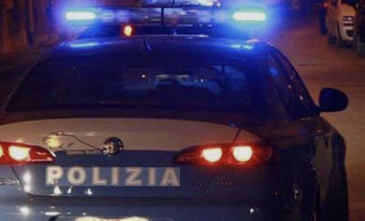 Rapina al bar di Pontelungo a Pistoia: uomo minaccia baristi con un’arma da taglio