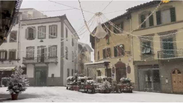 La Befana veste di bianco la Toscana: risveglio inatteso tra neve, stupore e disagi
