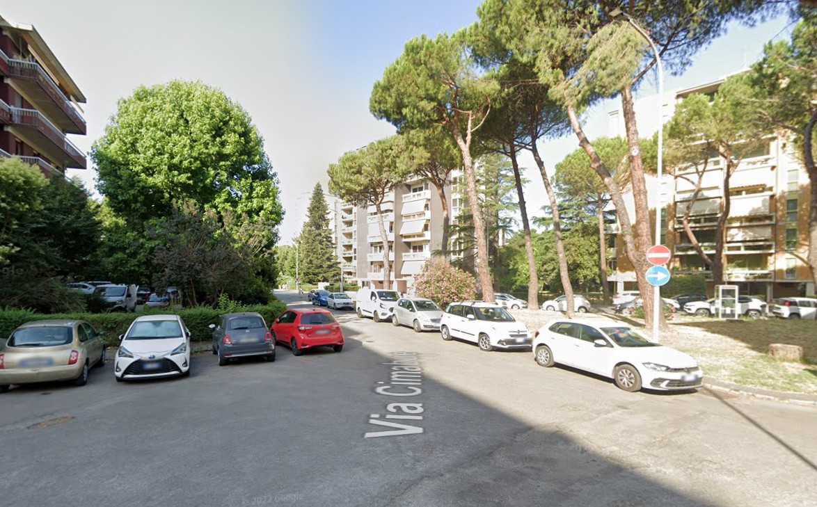 Incidente stradale notturno in via Cimabue ad Arezzo