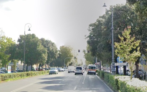 Dramma a Livorno: sedicenne investita da scooter, gravi le sue condizioni