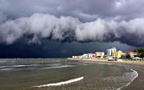 Meteo, torna il maltempo per il ponte del 2 giugno
