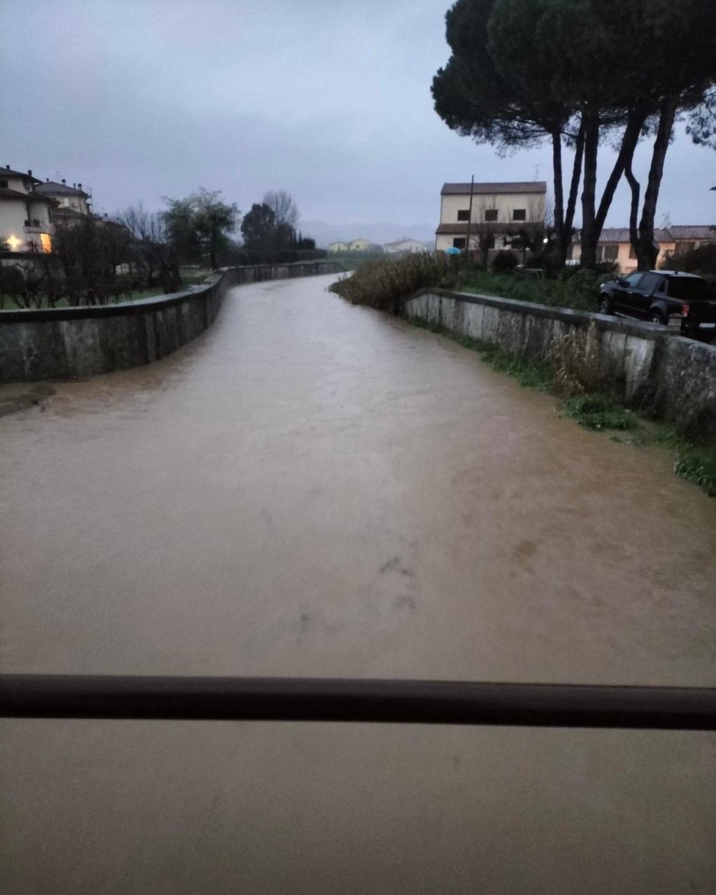 Maltempo in Toscana, piogge intense e fiumi sotto osservazione. Prorogata allerta gialla