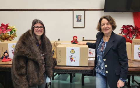 Subbiano (Arezzo), 500 calze per i bimbi e i nonni delle Rsa