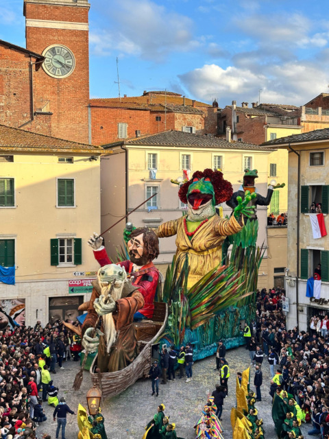 Rombo di motori per il Carnevale più antico d’Italia