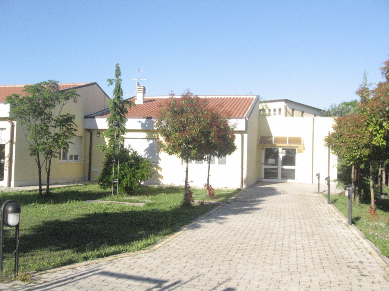 Riqualificazione energetica: lavori per i nuovi infissi nella scuola elementare di Sassofortino