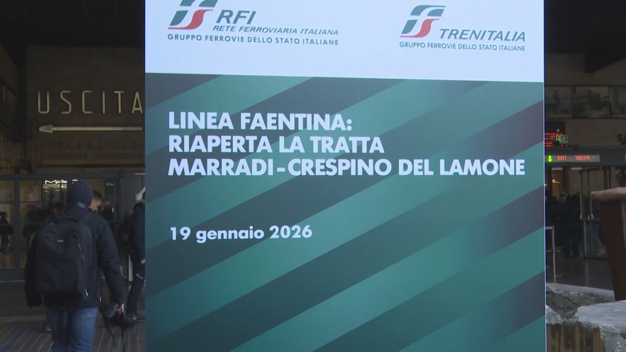 Firenze, subito fermo il treno sulla Faentina riaperta da Rfi