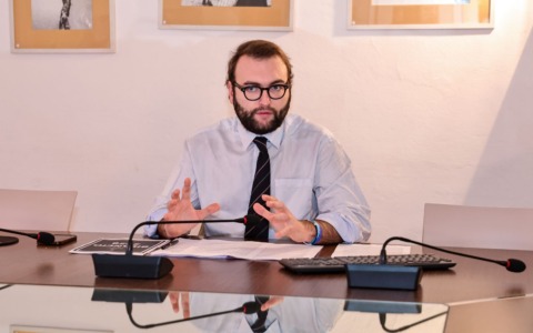 Tre posti per lavorare in Comune