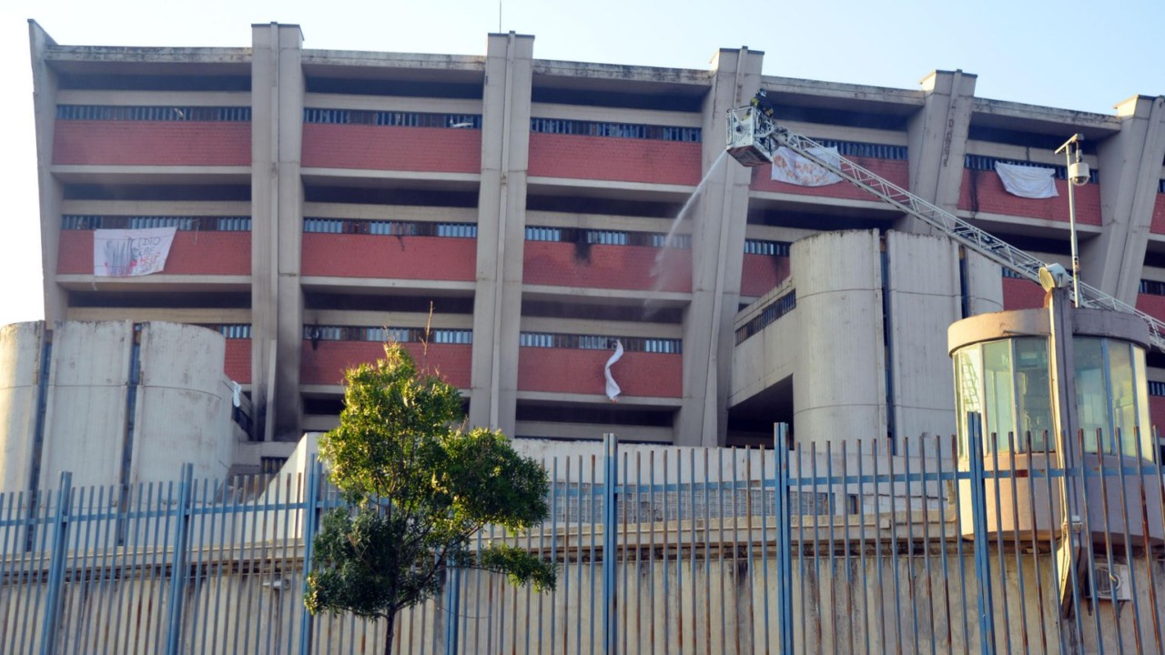 29enne detenuto tenta il suicidio a Sollicciano: condizioni gravissime