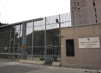 Blitz della Polizia Penitenziaria nel carcere, trovati 9 telefoni cellulari