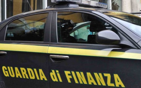 Pistoia, frode fiscale da 27 milioni: sequestri tra Toscana e Milano