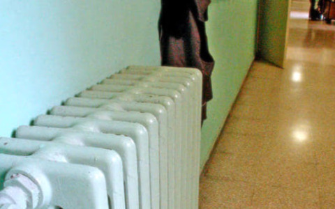 Impianto di riscaldamento va in tilt in una scuola di Massa: 75 alunni a casa