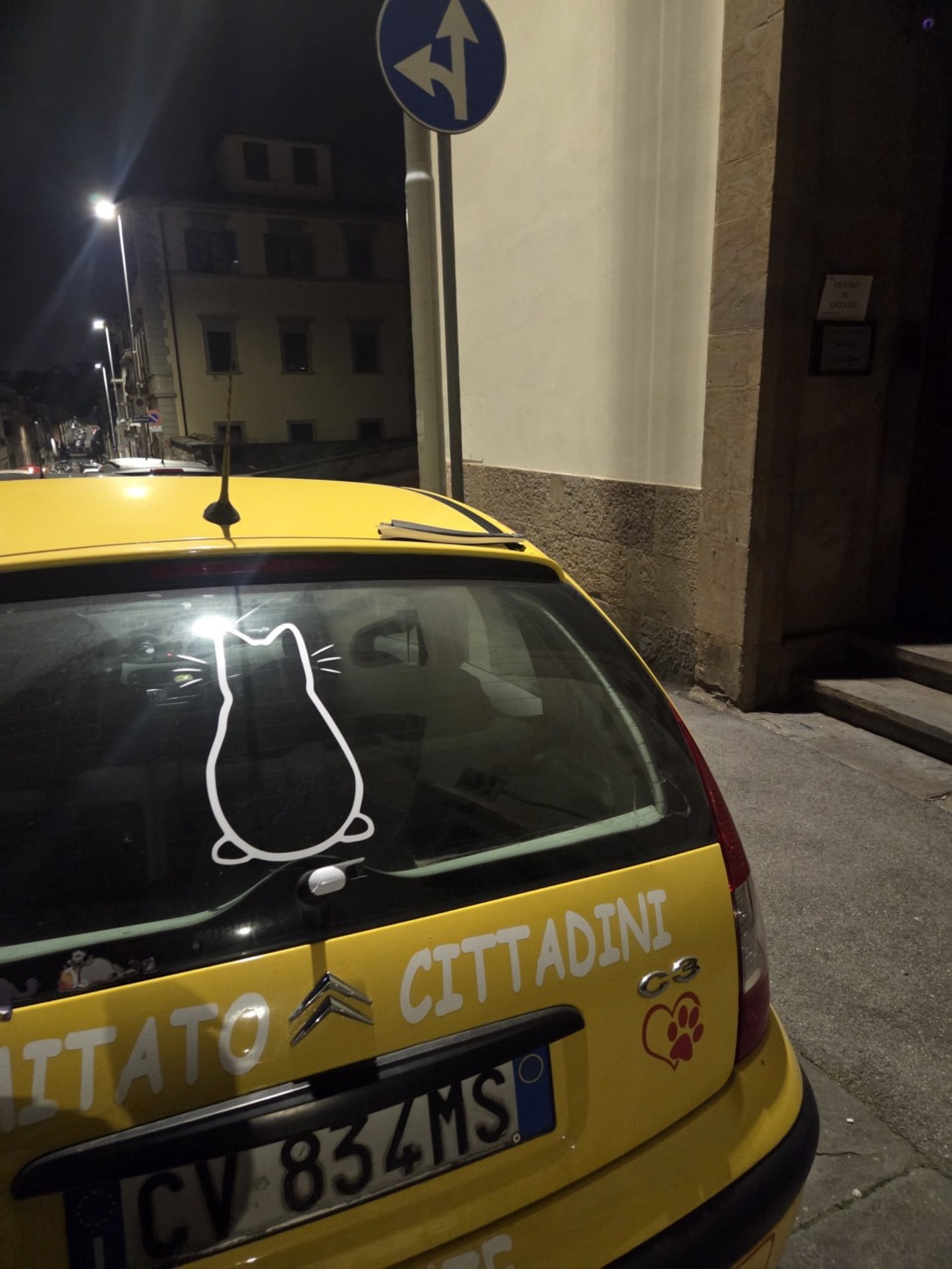 “Vandalizzata l’auto solidale”, la denuncia del Comitato Cittadini per Firenze