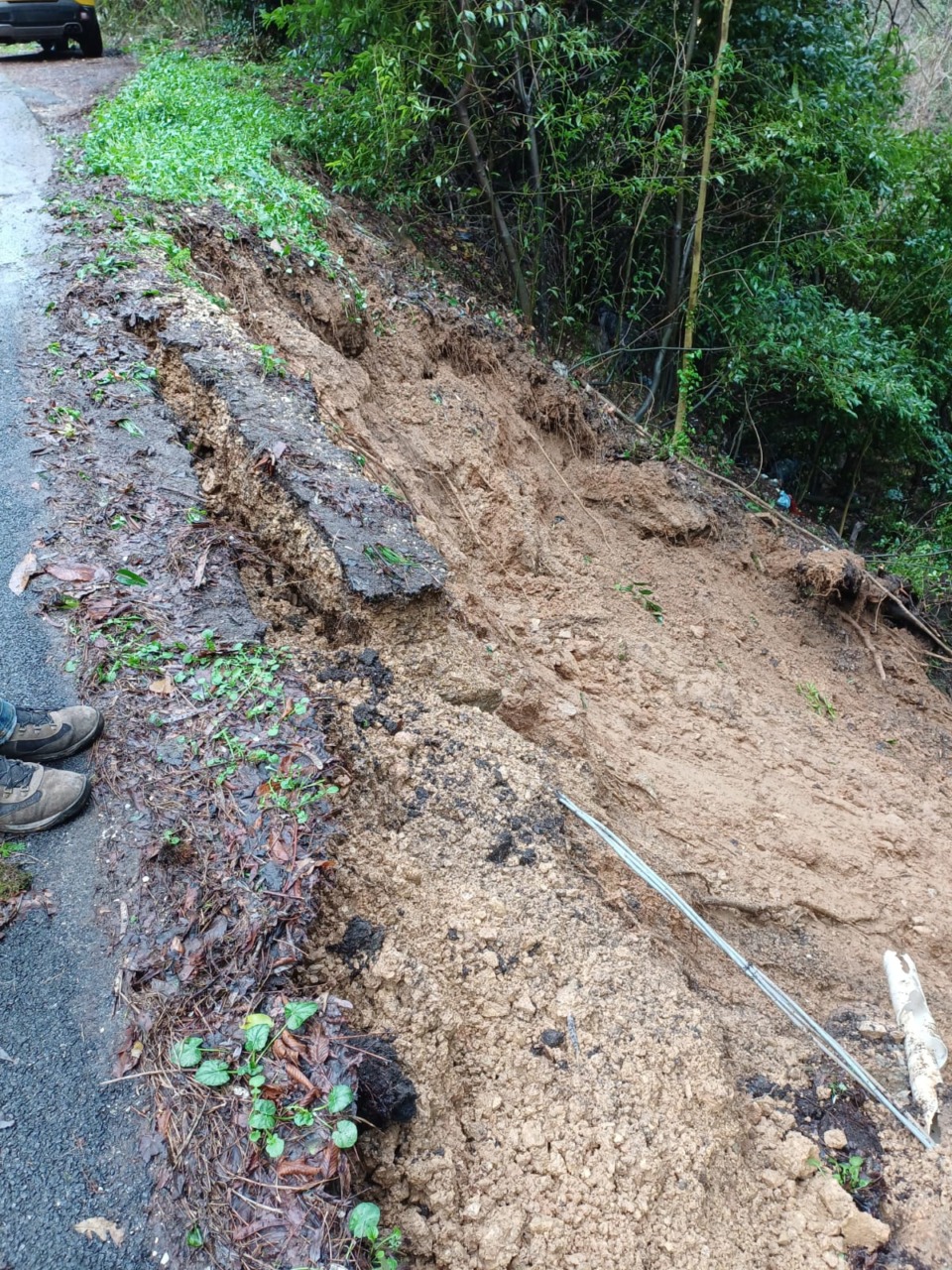 Maltempo, prorogata l’allerta gialla: allagamenti a Viareggio e frane a Camaiore