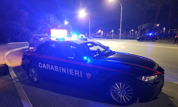 Mistero a Licciana Nardi, uomo di 55 anni trovato morto sul balcone
