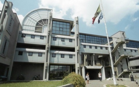 Prato, gestivano l’accesso all’Ufficio Immigrazione: perquisiti due cittadini cinesi