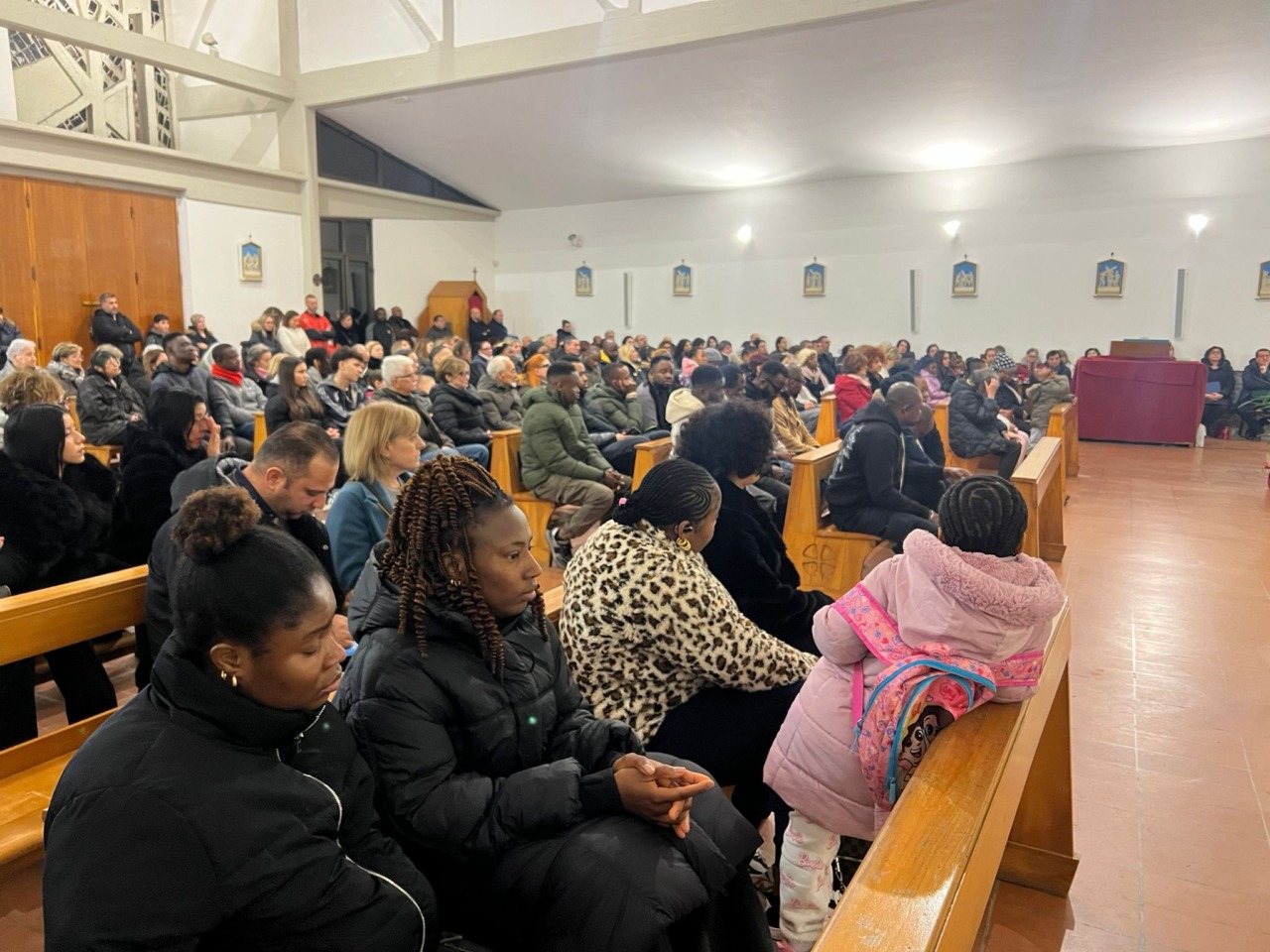 I funerali della piccola Nadia, morta investita a tre anni